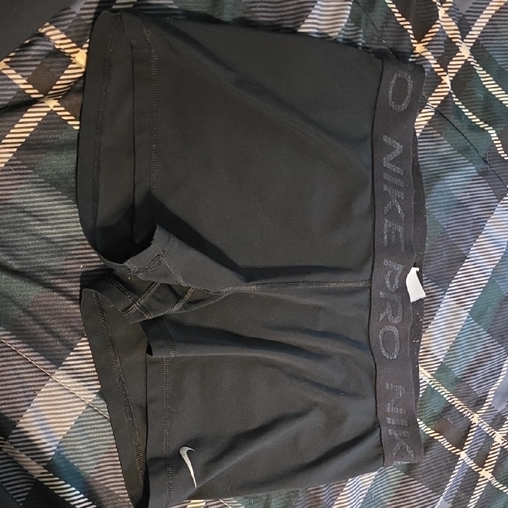 Black Nike Pros